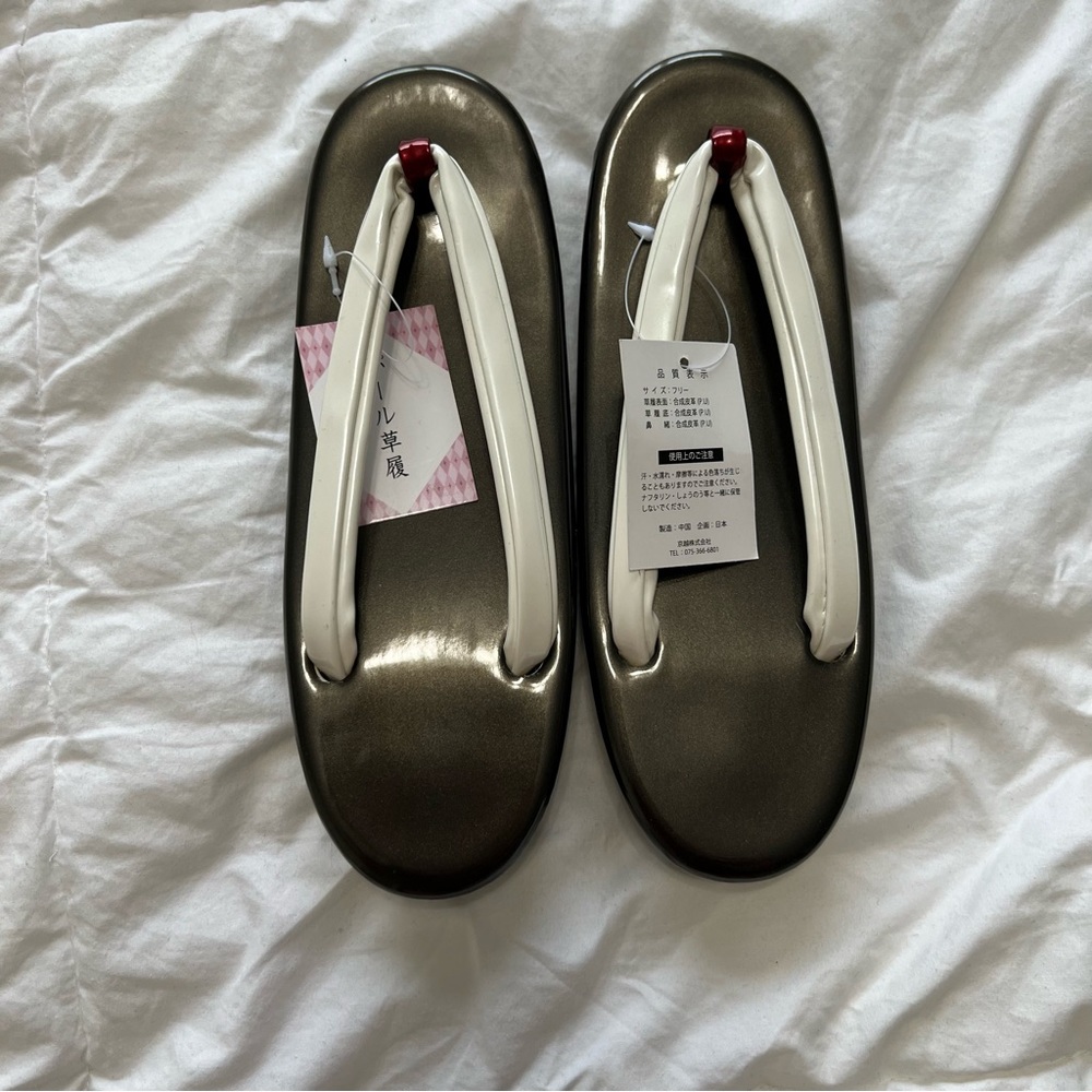 NEW W/TAGS. Authentic Japanese Geta Sandals